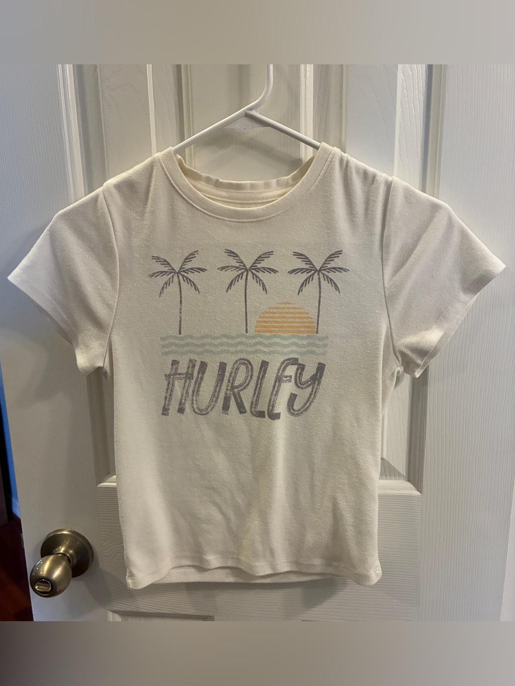 Hurley Cream Tee With Palm Sunset Graphic